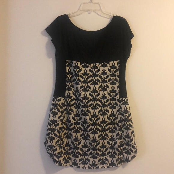 Black and white blouse from Anthropologie Sz M - Picture 7 of 8